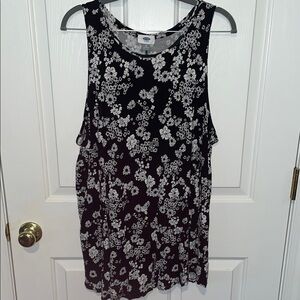 Old Navy Black and White Floral Sleeveless Tank Top 100% Rayon Women’s Plus 3X